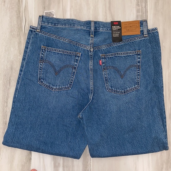 Levi’s Premium Ribcage Straight Ankle (2021), Capital E, 32x27, NWT, $108 MSRP - Picture 5 of 15